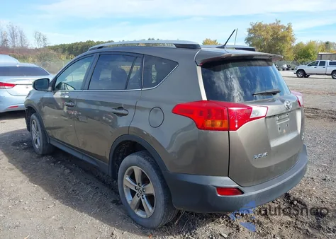 2015 Toyota Rav4 Xle z USA, uszkodzony, nr VIN JTMRFREV1FD170867